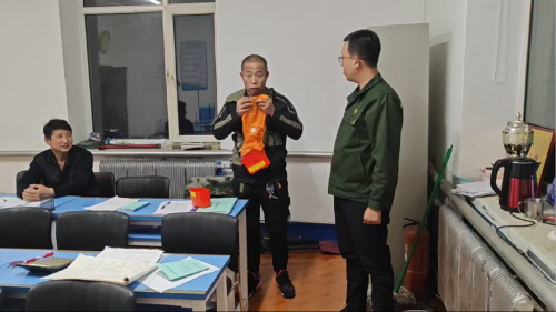 集贤矿开展自救器实操大培训运动